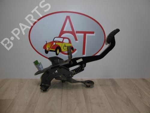 Clutch pedal RENAULT CLIO IV (BH_) 1.2 TCe 120 (BHAU) | BP20614600I13 