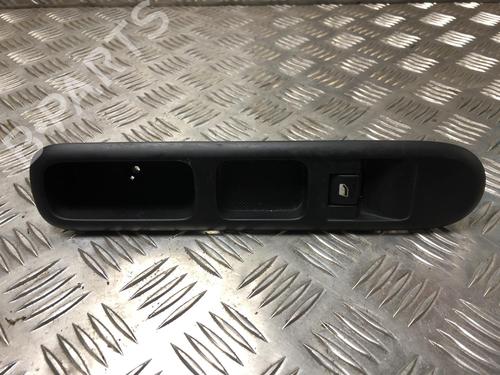 Used Right front window switch PEUGEOT 5008 (0U_, 0E_) 1.6 BlueHDi 120 (120 hp) 25149373