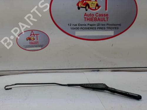 Used Front windshield wiper arm RENAULT MASTER II Van (FD) 2.5 dCi (FD01, FD0Y, FD21, FD2Y, FD31, FD71, FD7Y, FD81,... (146 hp) 22795089