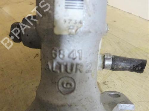 Used Brake master cylinder FIAT 500 C (312_) 1.3 D Multijet (312CXE1A, 312AXE1A) (95 hp) 23143245