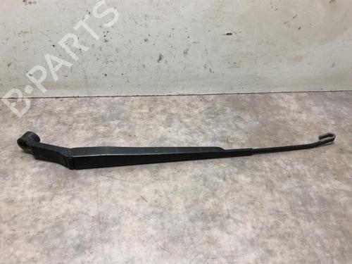 Used Front windshield wiper arm TOYOTA LAND CRUISER 90 (_J9_) 3.0 TD (KZJ90_, KZJ95_, KZJ90R, KZJ95R, KZJ90W, KZJ95W) (125 hp) 20631415