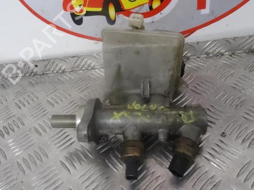 Used Brake master cylinder VOLVO V70 II (285) D5 AWD (163 hp) 23034067