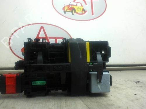 Used Fuse box PEUGEOT 208 I (CA_, CC_) 1.2 VTI 82 (82 hp) 13267580