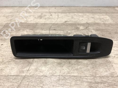 Used Left rear window switch RENAULT CLIO V (B7_) 1.0 TCe 90 (B7MT) (91 hp) 23873177