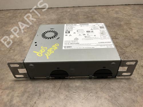 Used Radio RENAULT CLIO V (B7_) 1.0 TCe 90 (B7MT) (91 hp) 23036512