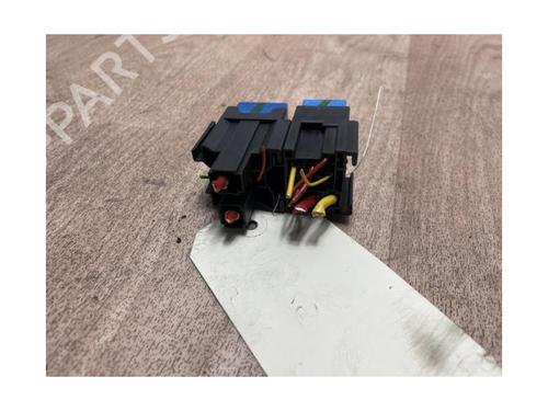 Fuse box RENAULT CAPTUR I (J5_, H5_) 1.5 dCi 90 (J5N4, J5M5, J5MW, J5M6, J5AL, J5AJ) | BP13267629E1 