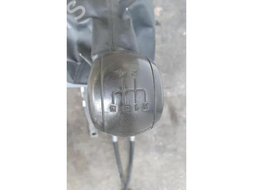 Gear lever SKODA OCTAVIA II Combi (1Z5) 1.6 TDI | BP12972318M90 