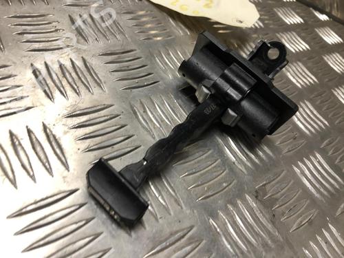 Used Hinge/Door check strap Hinge/Door check strap PEUGEOT 208 II (UB_, UP_, UW_, UJ_) 1.2 PureTech 100 (101 hp) 31245555 31245555