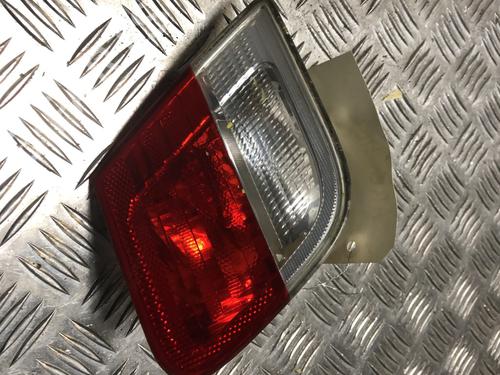 Feu de coffre gauche BMW 3 Coupe (E46) 323 Ci (170 hp) 31203733