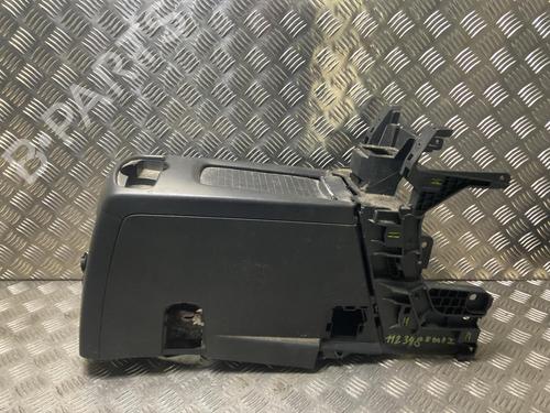 Middenconsole PEUGEOT 5008 (0U_, 0E_) 2.0 HDi 150 / BlueHDi 150 (150 hp) 32846180