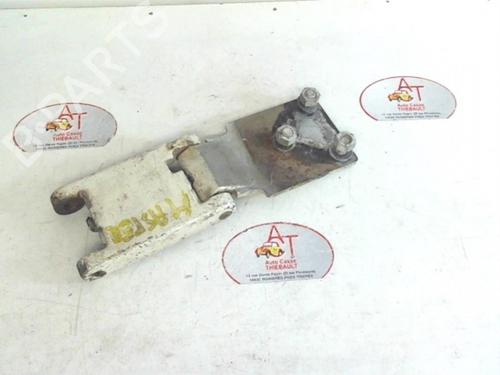 Used Hinge/Door check strap RENAULT MASTER I Van (T__) 28-35 2.1 D (60 hp) 30673525