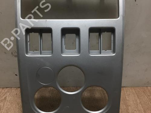 Consolle centrale DACIA LOGAN (LS_) 1.4 (LS0A, LS0C, LS0E, LS0G) (75 hp) 13289590