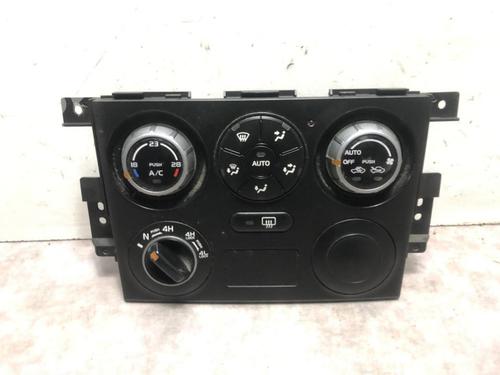 Used Climate control SUZUKI GRAND VITARA II (JT, TE, TD) 1.9 DDiS All-wheel Drive (JT419, TD44, JB419WD, JB419XD,... (129 hp) 20617129