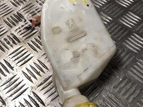 Used Brake fluid reservoir PEUGEOT 2008 I (CU_) 1.2 VTi (82 hp) 31800622