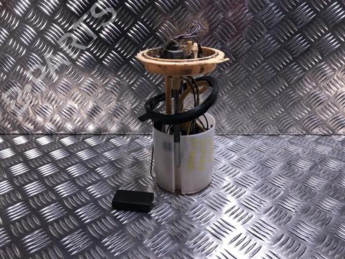 Bränslepump VW GOLF VI (5K1) 2.0 TDI (110 hp) 31195956