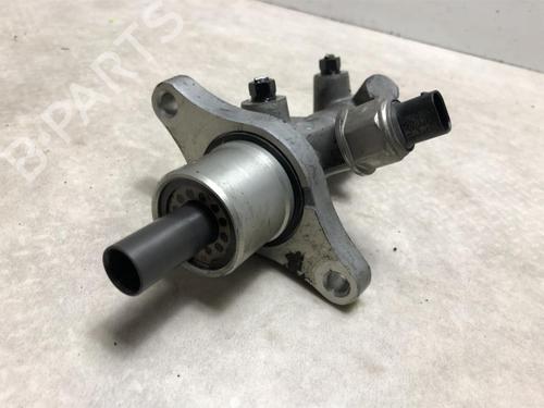 Hovedbremsecylinder VW GOLF IV (1J1) 1.9 TDI (90 hp) 23068332
