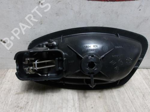 Used Front right interior door handle Front right interior door handle 13226033 13226033