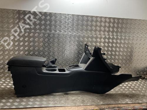 Used Middle console Middle console MAZDA CX-5 (KE, GH) 2.2 D (KE2FW) (150 hp) 40623448 40623448