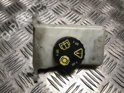 Used Brake fluid reservoir Brake fluid reservoir PEUGEOT 308 II (LB_, LP_, LW_, LH_, L3_) 1.6 BlueHDi 120 (120 hp) 35987052 35987052