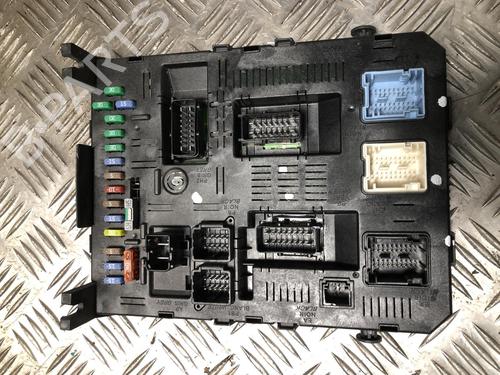 Used Fuse box Fuse box PEUGEOT 407 Coupe (6C_) 2.7 HDi (204 hp) 31952806 31952806