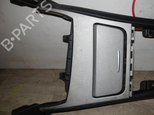 Middenconsole BMW 1 (E87) 118 d (143 hp) 31186222