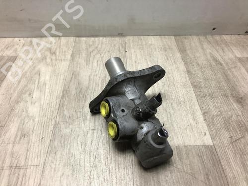 Used Brake master cylinder RENAULT ESPACE IV (JK0/1_) 2.0 dCi (JK01, JK02, JK1J, JK1K, JK1H) (150 hp) 15901308