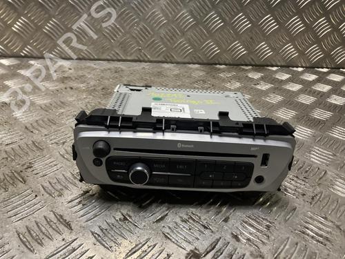 Autoradio Autoradio RENAULT TWINGO II (CN0_) 1.2 16V (CN04, CN0B) (75 hp) 33917442 33917442
