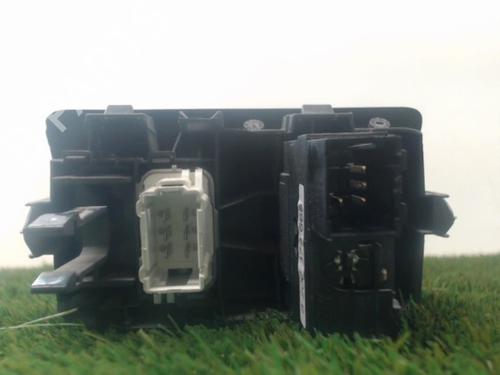 Headlight switch RENAULT CLIO III (BR0/1, CR0/1) 1.5 dCi (C/BR0G, C/BR1G) | BP12971164I24