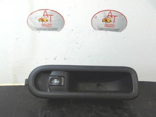 Used Right front window switch RENAULT CLIO III (BR0/1, CR0/1) 1.5 dCi (BR17, CR17) (86 hp) 13262286