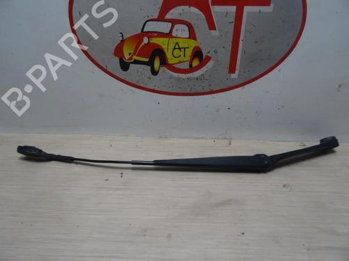 Used Front windshield wiper arm FIAT TIPO Hatchback (356_, 357_) 1.4 (356HXF1B) (120 hp) 23067955