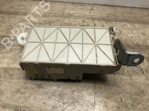 Fuse box TOYOTA RAV 4 II (_A2_) 2.0 D 4WD (CLA20_, CLA21_, CLA20R, CLA21R) | BP23873385E1