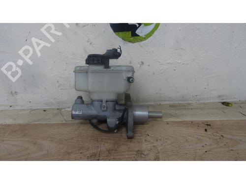 Used Brake master cylinder VW GOLF VI (5K1) 1.6 TDI (105 hp) 23109415