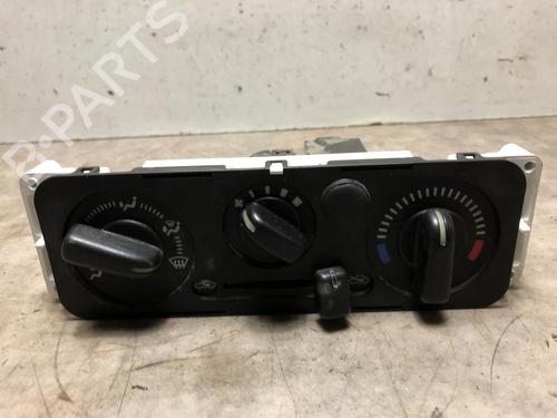 Used Climate control SUZUKI JIMNY Closed Off-Road Vehicle (SN) 1.3 16V 4x4 (SN413, JB43) (86 hp) 20385166