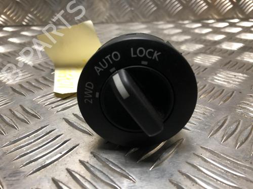 Used Switch NISSAN X-TRAIL I (T30) 2.2 Di 4x4 (114 hp) 31198030