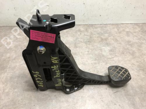Used Clutch pedal VW NEW BEETLE Convertible (1Y7) 1.4 (75 hp) 20621528