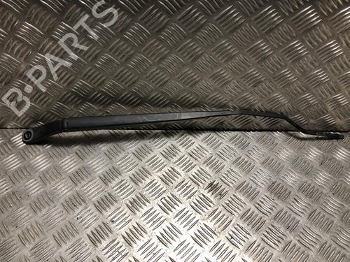 Used Front windshield wiper arm Front windshield wiper arm 39530729 39530729