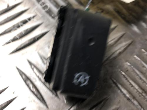 Used Switch RENAULT MASTER III Van (FV) 2.3 dCi 135 FWD (FV0N, FV08, FV06, FV00, FV1S) (136 hp) 31342623