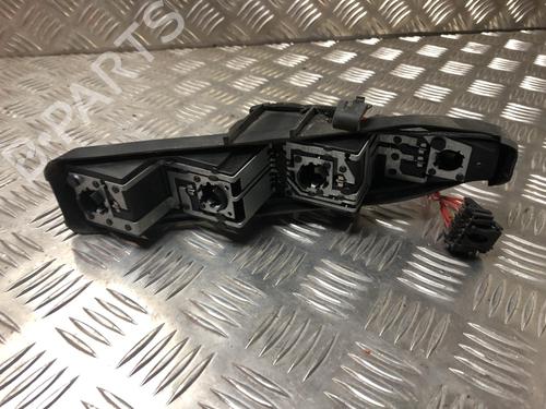 Used Licence plate light RENAULT SCÉNIC II (JM0/1_) 1.5 dCi (JM1E, JM16) (106 hp) 31201142