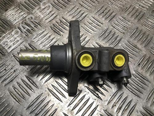Used Brake master cylinder TOYOTA YARIS (_P9_) 1.4 D-4D (NLP90_, NLP90R) (90 hp) 31201762