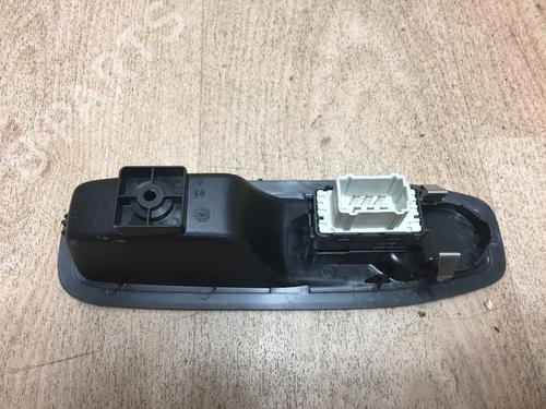 right-front-window-switch-peugeot-208-i-ca_-cc_-12-vti-82-96758250ma-2012-2013-2014-2015-2016-2017-2018-2019-2020-13225599 main image