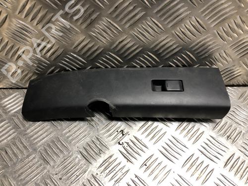 Højre fortil elrude kontakt NISSAN 350Z Coupe (Z33) 3.5 (AAZ33) (280 hp) 32069475