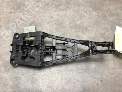 Używane Klamka zewnętrzna drzwi przednich prawych OPEL CORSA D (S07) 1.3 CDTI (L08, L68) (75 hp) 23100204
