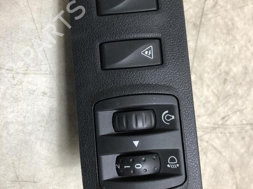 Used Switch RENAULT SCÉNIC III (JZ0/1_) 1.5 dCi (86 hp) 20623328