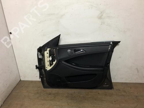 Used Right front door MERCEDES-BENZ CLS (C219) CLS 55 AMG (219.376) (476 hp) 30785253