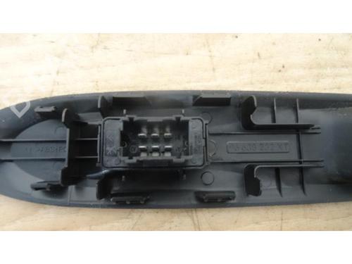 Right front window switch CITROËN DS3 (SA_) 1.6 HDi 90 | BP13225387I26 