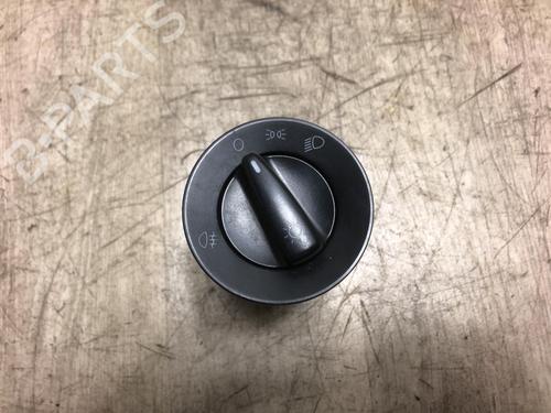 Used Headlight switch SKODA FABIA II (542) 1.6 TDI (75 hp) 20627913