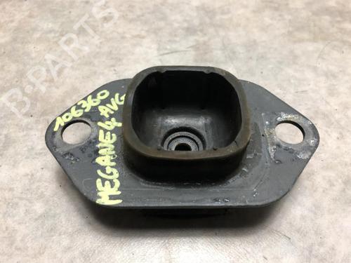 Used Engine mount RENAULT MEGANE IV Hatchback (B9A/M/N_) 1.6 dCi 130 (B9A4) (130 hp) 28334688