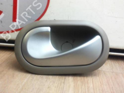 Used Front right interior door handle RENAULT CLIO III (BR0/1, CR0/1) 1.5 dCi (BR17, CR17) (86 hp) 13225782