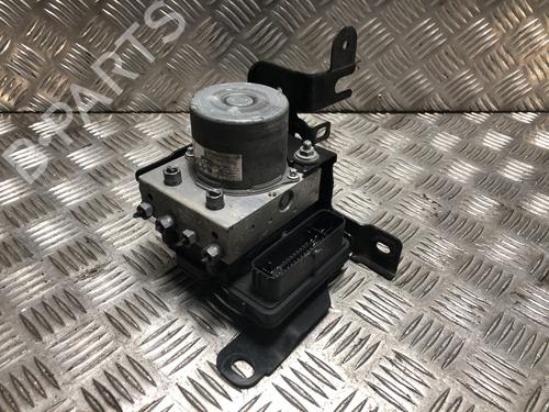 Used ABS pump ABS pump PEUGEOT 308 SW III (FC_, FJ_, FR_, F4_, FN_) BlueHDi 130 (FCYHZL, FCYHZT) (131 hp) 33748518 33748518