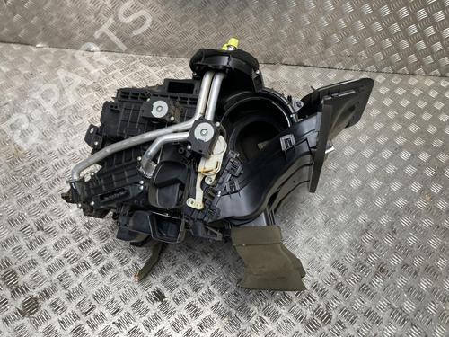 Used Heater matrix box Heater matrix box RENAULT KOLEOS I (HY_) 2.0 dCi 4x4 (HY0K) (150 hp) 40235705 40235705